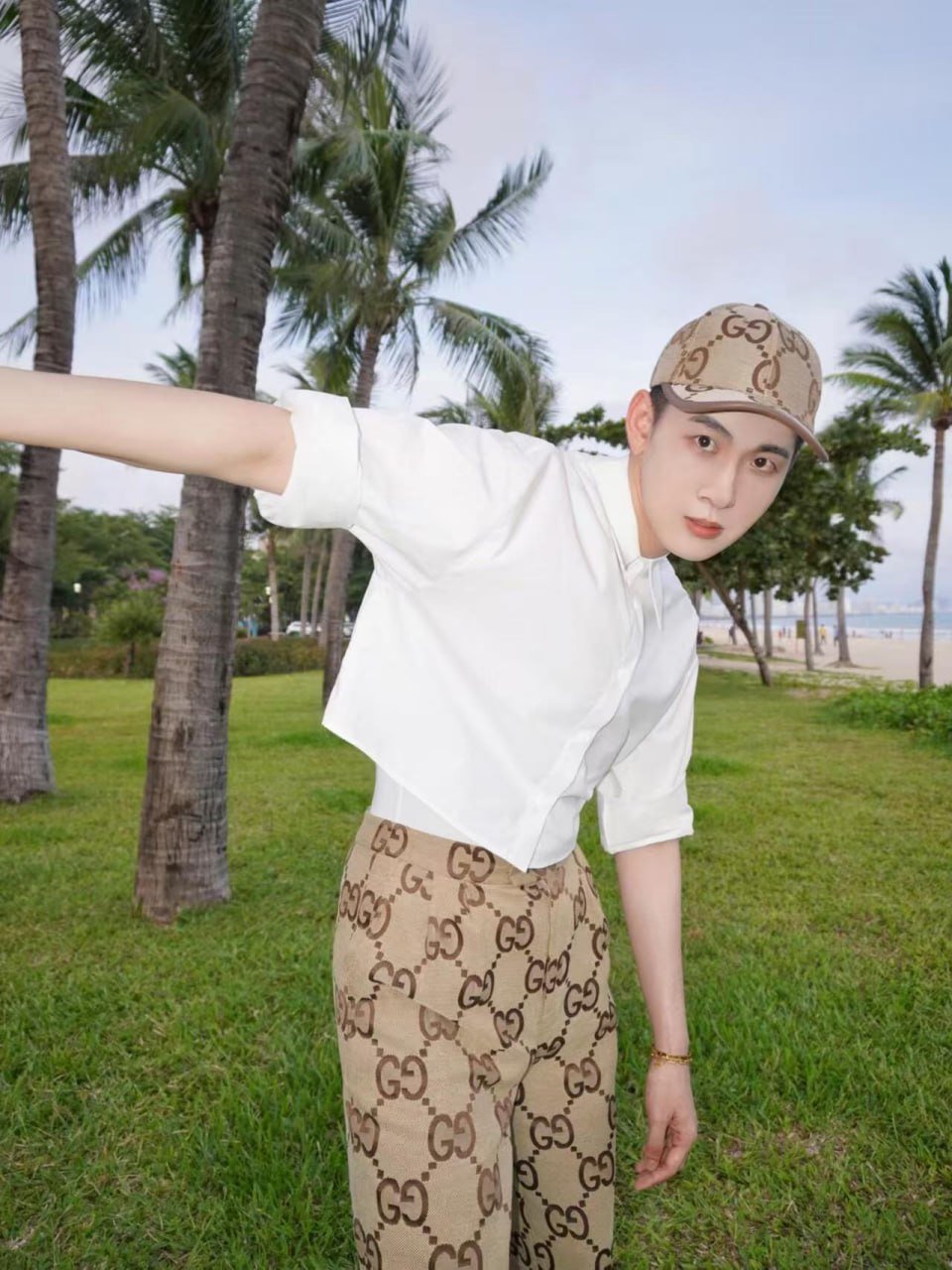 Burberry Gucci hat #Nike_W2C (tg://search_hashtag?hashtag=_W2C) #hat_W2C (tg://search_hashtag?hashtag=_W2C) 