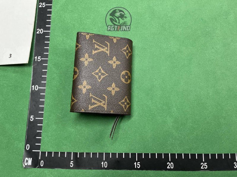 Article:LV Louis Vuitton Wallet