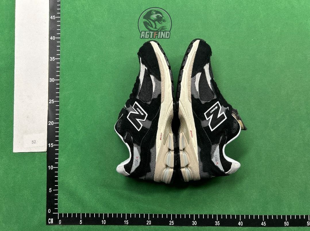 New Balance 2002R