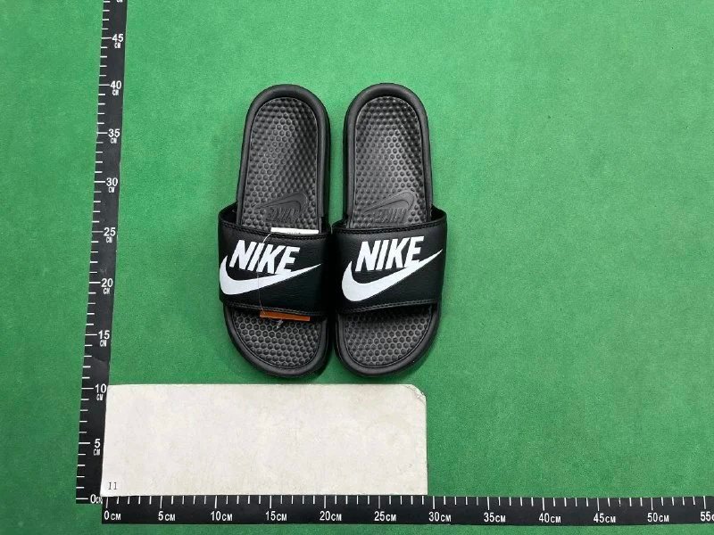 NIKE Slippers #NIKE_W2C #Slippers