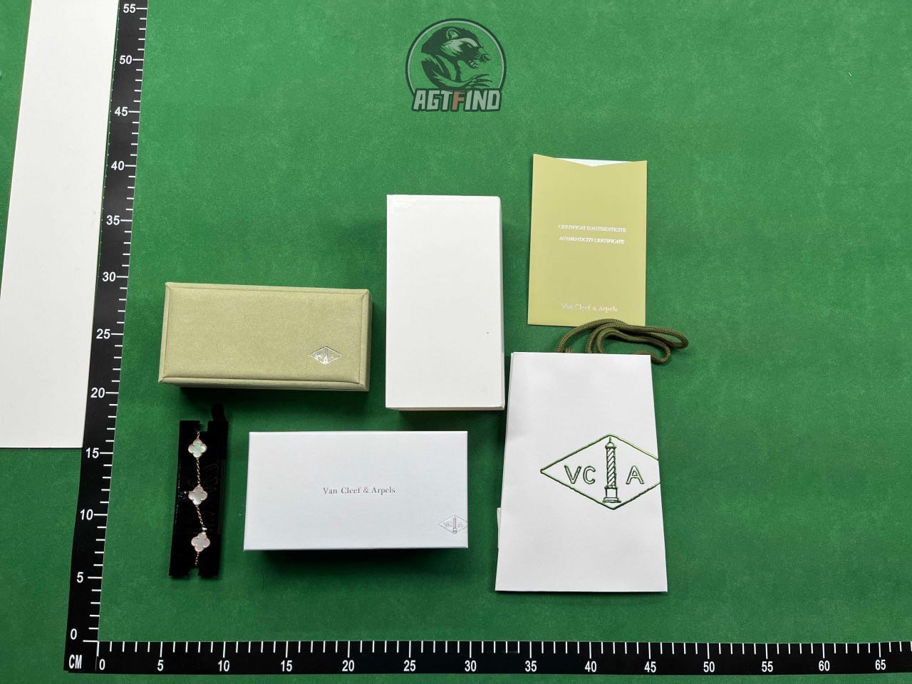 Van Cleef & Arpels bracelet (The perfect gift for your loved ones❤️) ( 40 + styles)