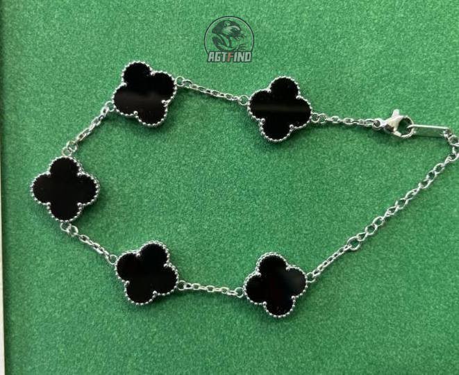 Van Cleef & Arpels bracelet (The perfect gift for your loved ones❤️) ( 40 + styles)