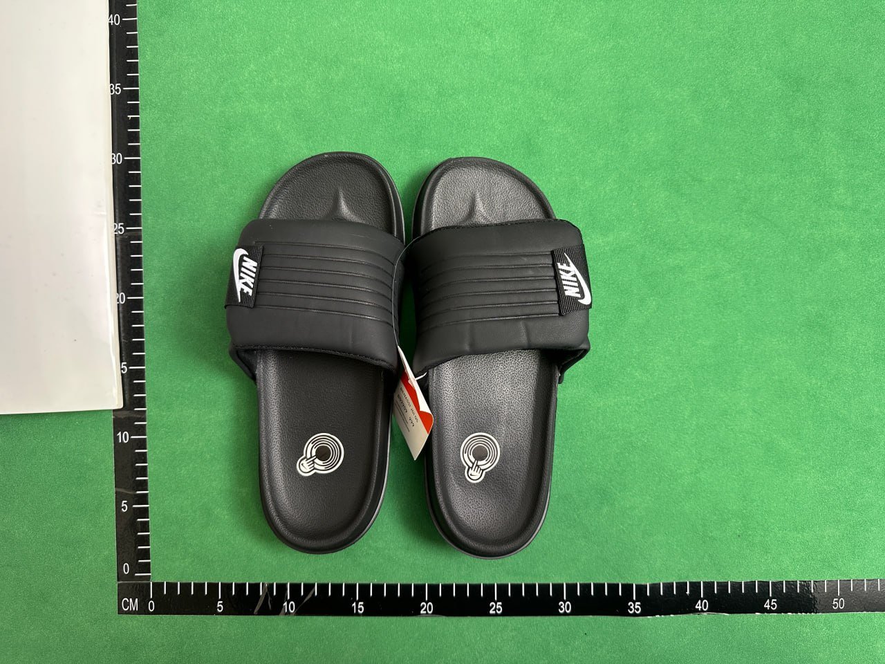 NIKE Slippers #NIKE_W2C #Slippe