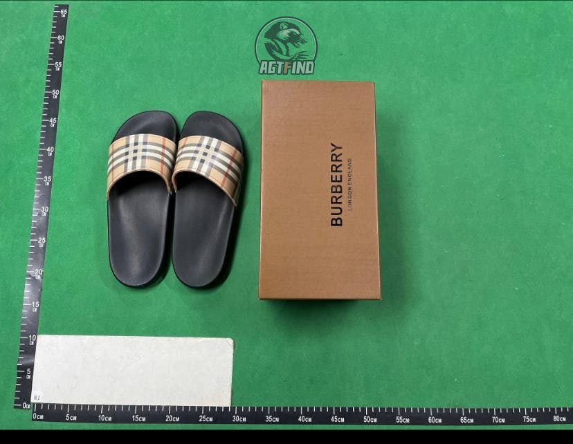 Burberry&Yeezy Slides