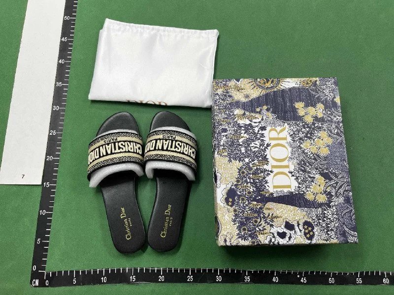 Dior Slipper #Dior_W2C #Slipper