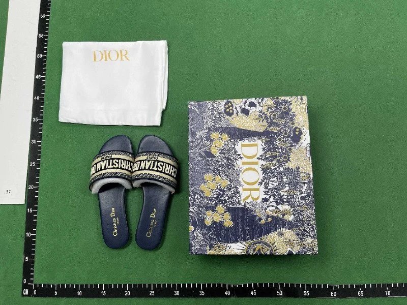 Dior Slipper #Dior_W2C #Slipper