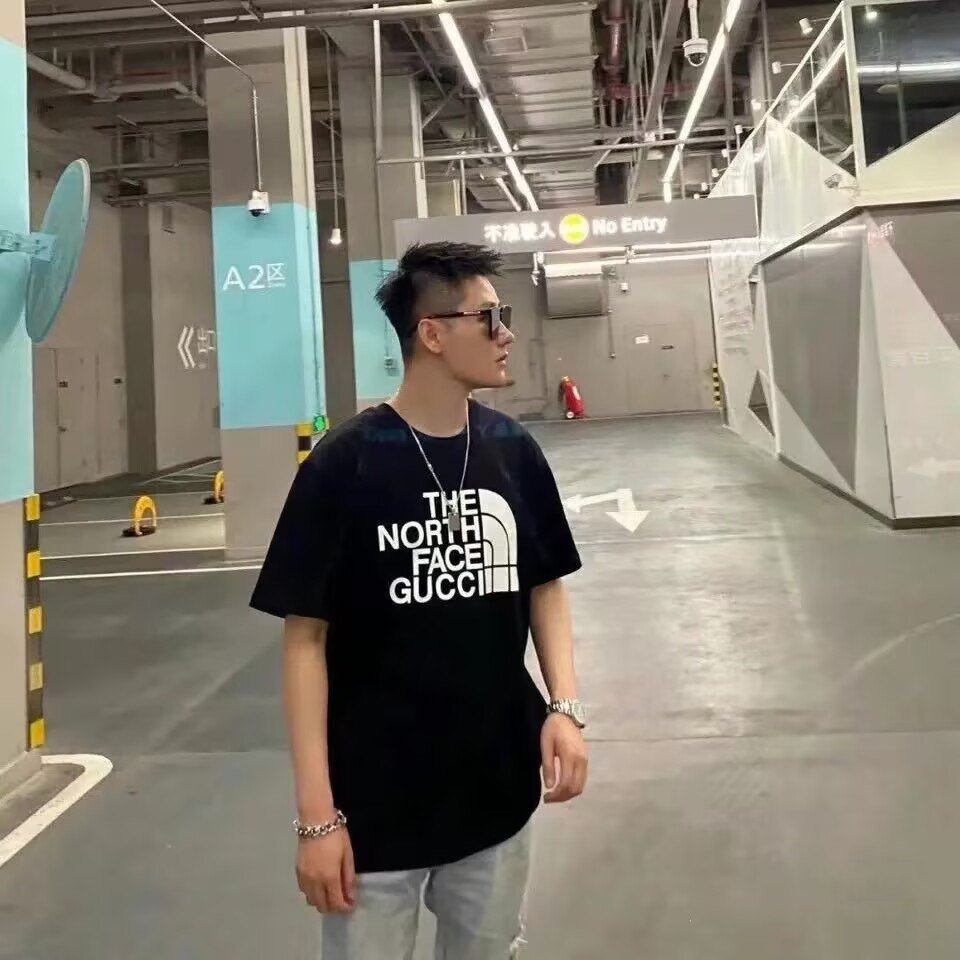 The North Face T-shirt #North_AGT #Tshirt