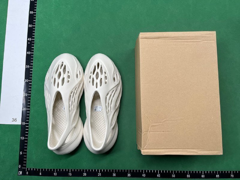 Yeezy Slippers Sandals 